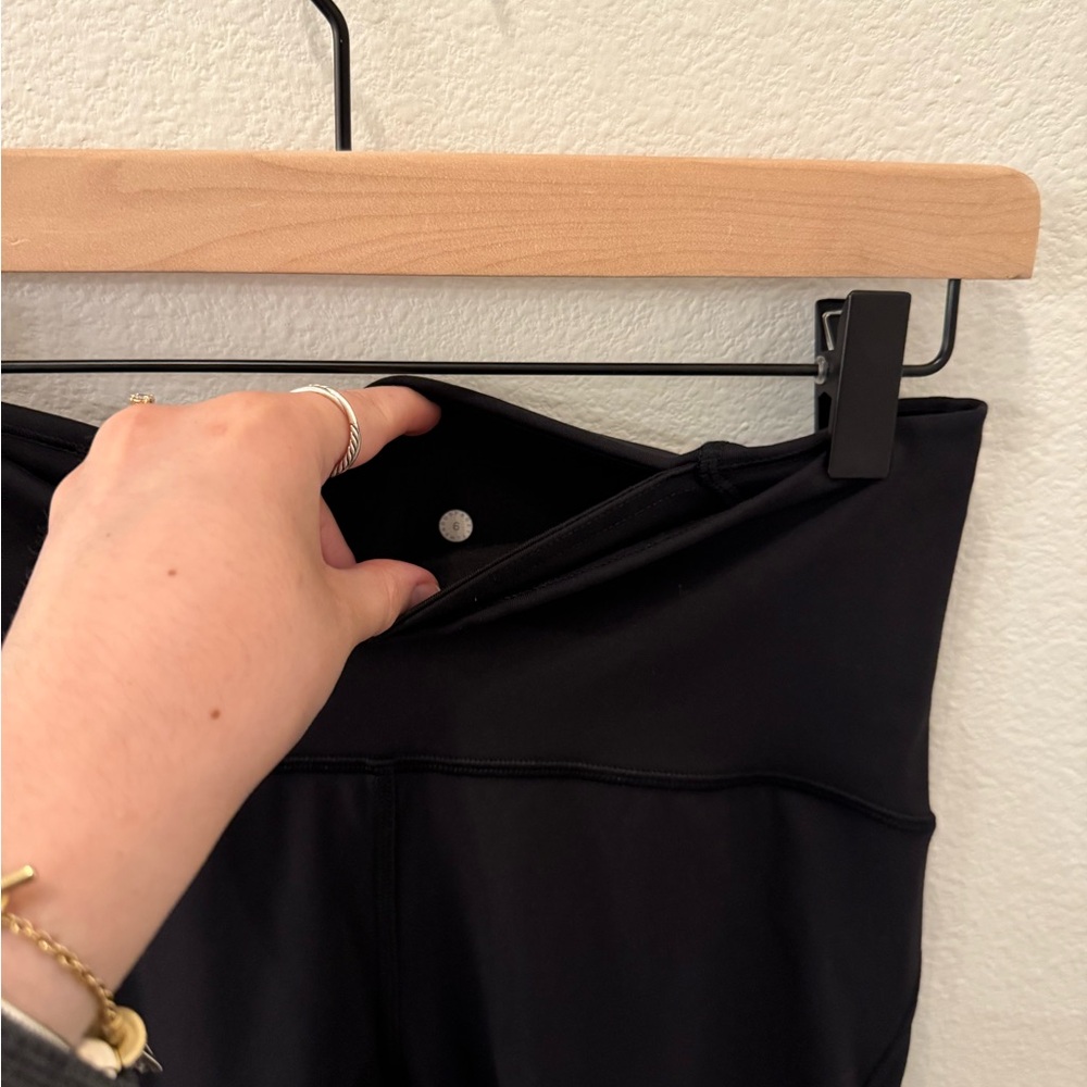 Lululemon Train Times cropped leggings 17” - Picture 3 of 5